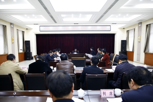 印台区委召开2015年第四次常委(扩大)会议